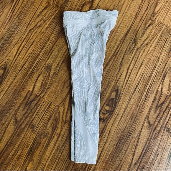 Lululemon Inspire Tight ll - Picture 5 of 6